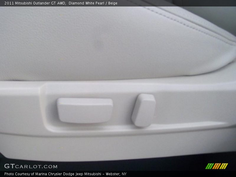 Diamond White Pearl / Beige 2011 Mitsubishi Outlander GT AWD