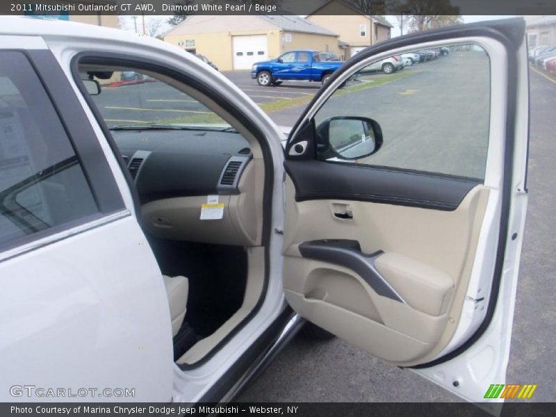 Door Panel of 2011 Outlander GT AWD