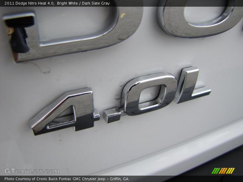 Bright White / Dark Slate Gray 2011 Dodge Nitro Heat 4.0