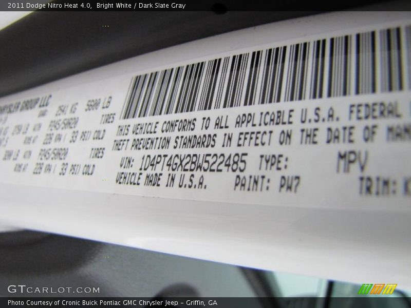 Bright White / Dark Slate Gray 2011 Dodge Nitro Heat 4.0