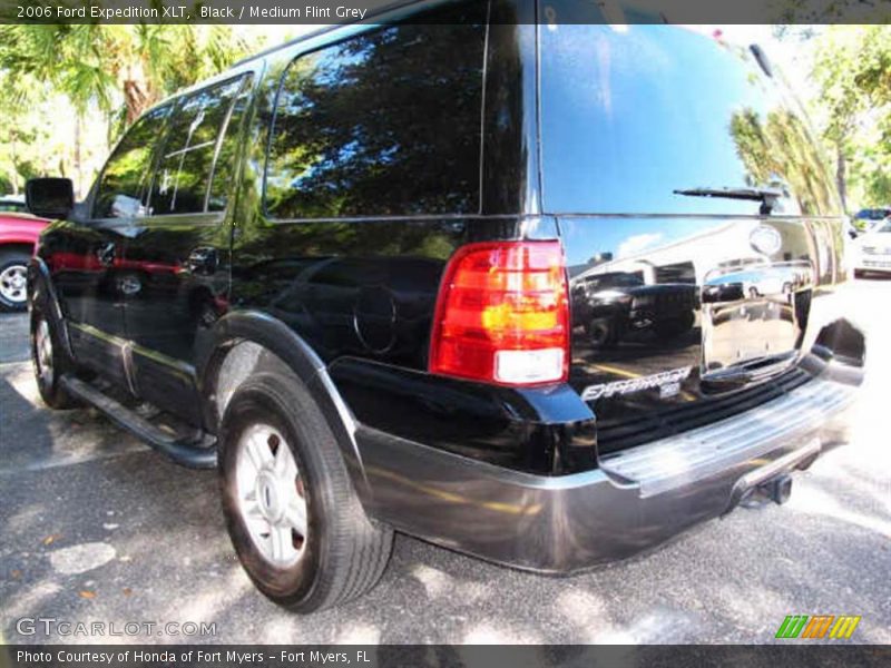 Black / Medium Flint Grey 2006 Ford Expedition XLT