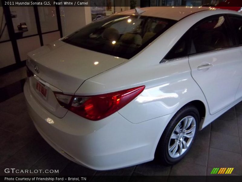Pearl White / Camel 2011 Hyundai Sonata GLS