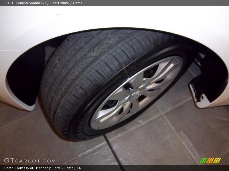 Pearl White / Camel 2011 Hyundai Sonata GLS