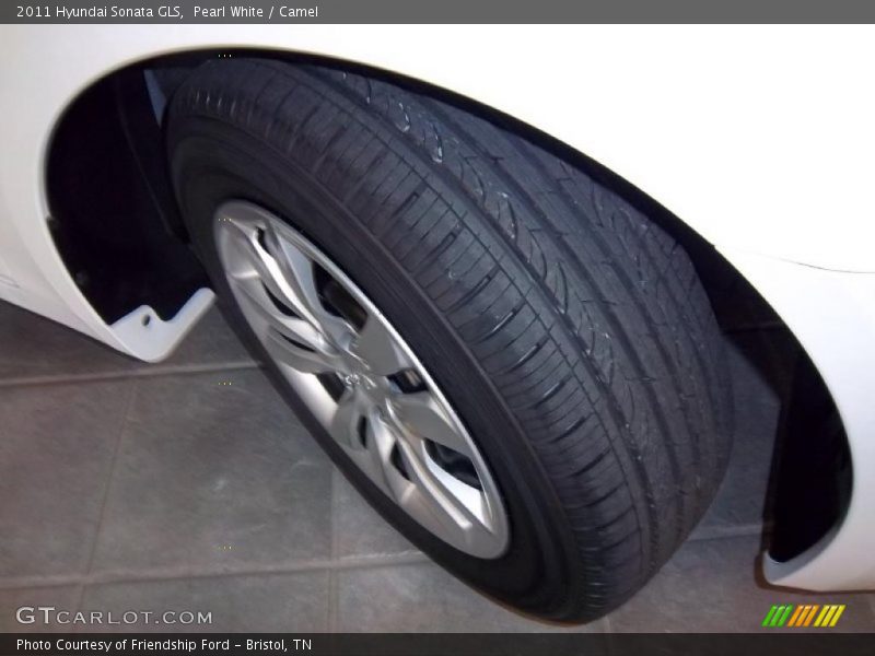 Pearl White / Camel 2011 Hyundai Sonata GLS