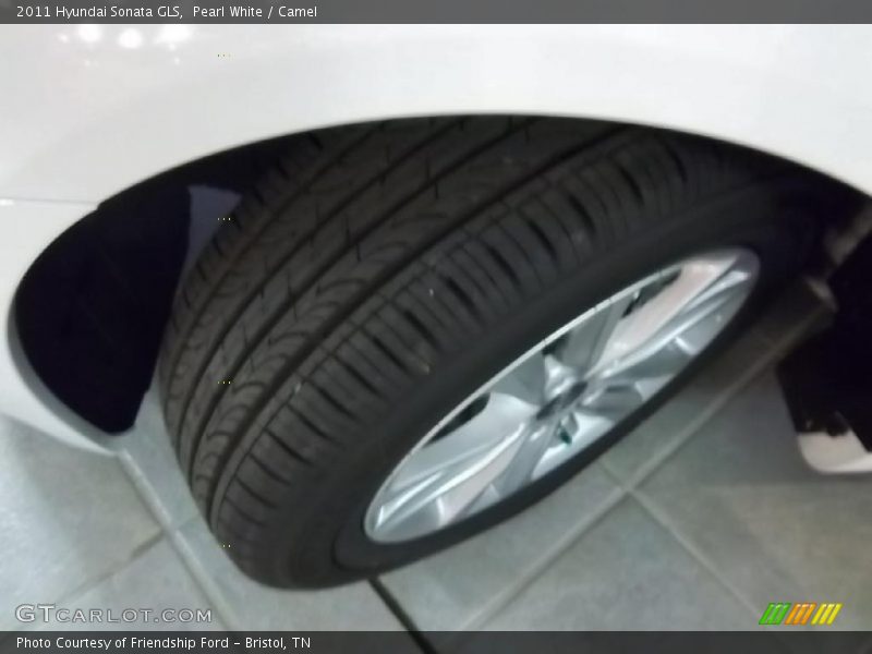 Pearl White / Camel 2011 Hyundai Sonata GLS
