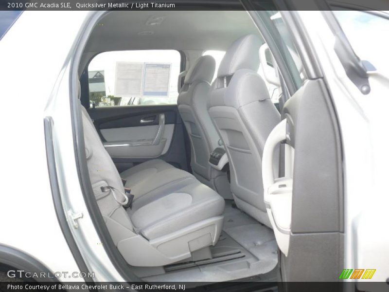 Quicksilver Metallic / Light Titanium 2010 GMC Acadia SLE
