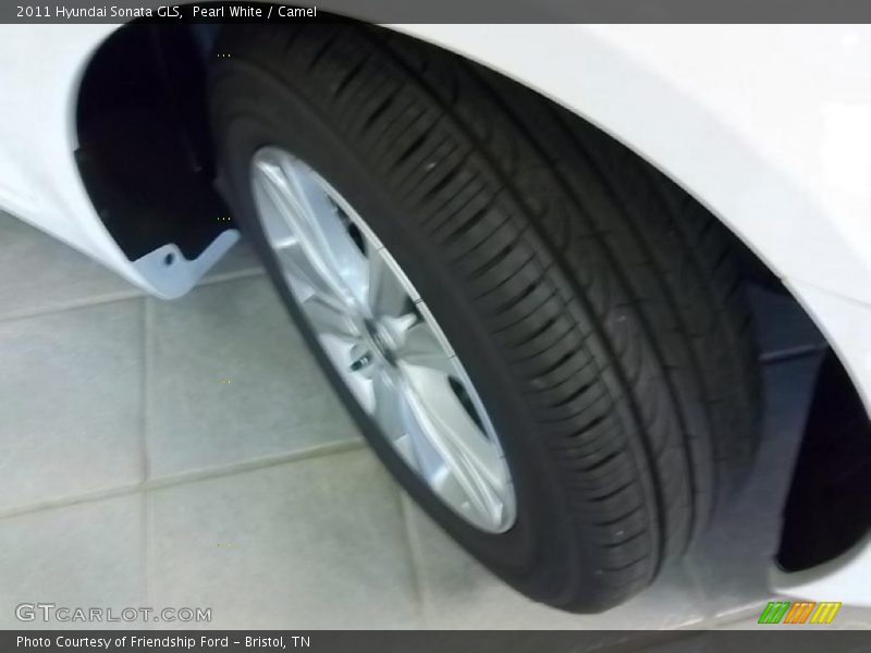 Pearl White / Camel 2011 Hyundai Sonata GLS