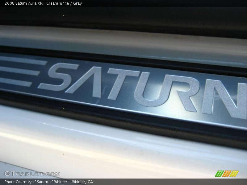 Cream White / Gray 2008 Saturn Aura XR