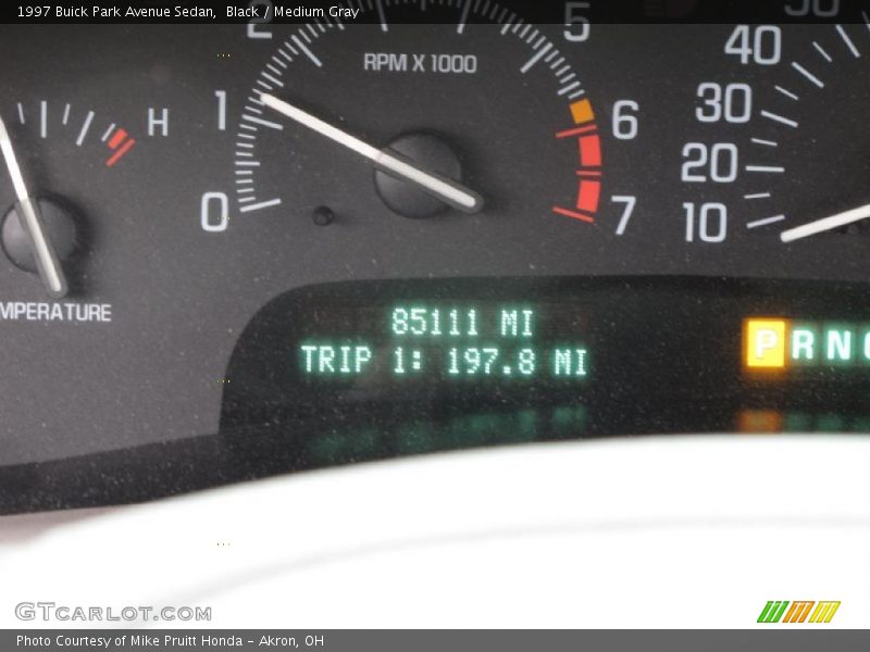 Black / Medium Gray 1997 Buick Park Avenue Sedan
