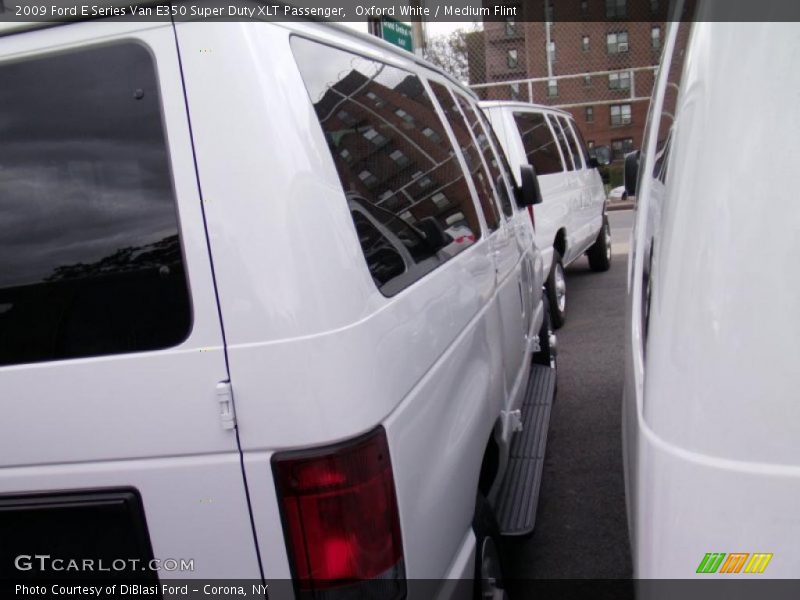 Oxford White / Medium Flint 2009 Ford E Series Van E350 Super Duty XLT Passenger
