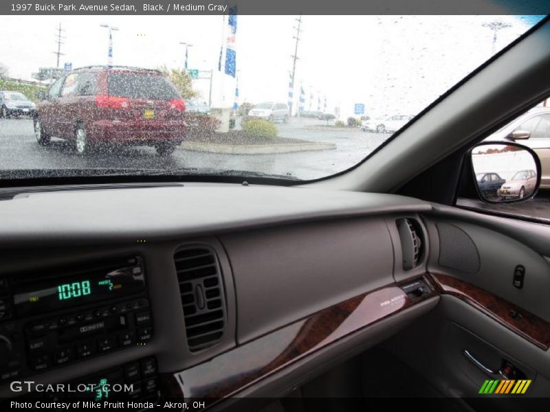 Black / Medium Gray 1997 Buick Park Avenue Sedan