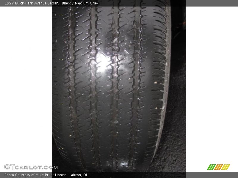 Black / Medium Gray 1997 Buick Park Avenue Sedan