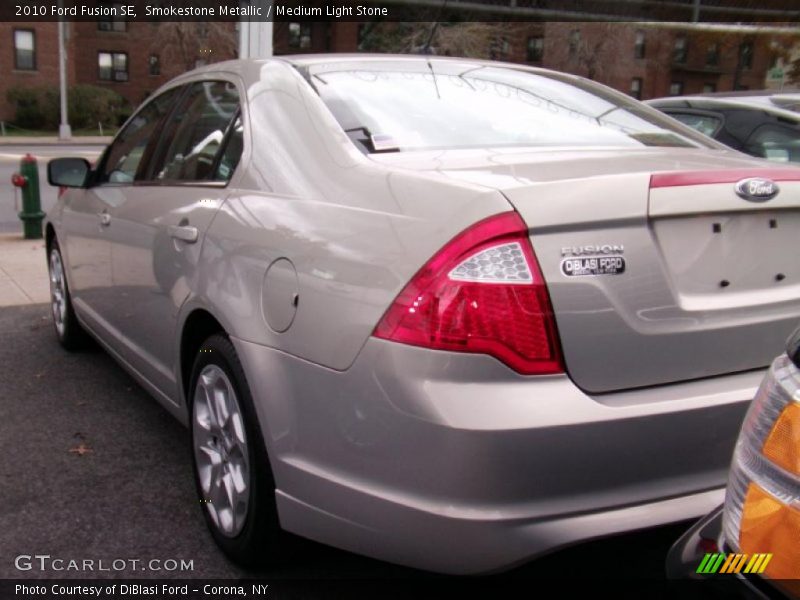 Smokestone Metallic / Medium Light Stone 2010 Ford Fusion SE
