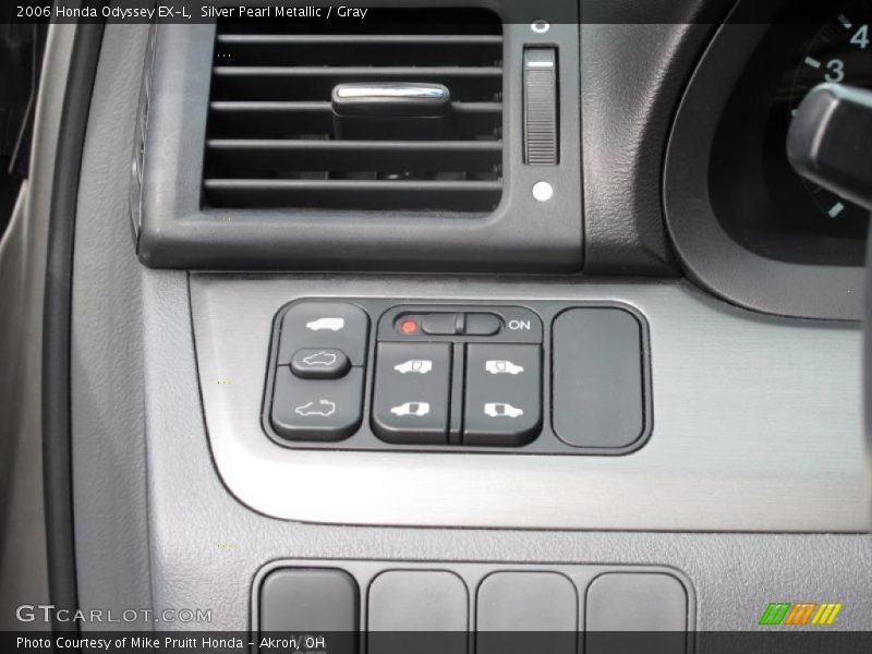 Silver Pearl Metallic / Gray 2006 Honda Odyssey EX-L