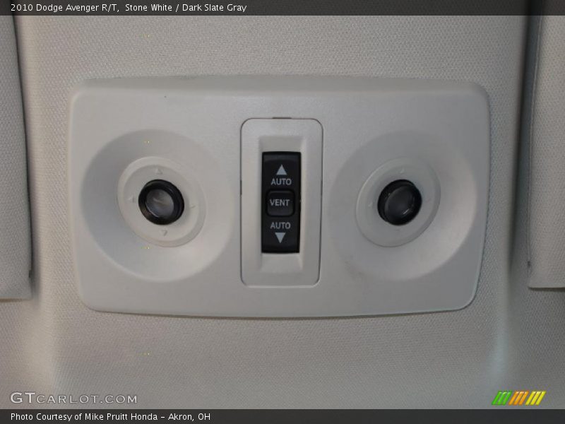 Stone White / Dark Slate Gray 2010 Dodge Avenger R/T