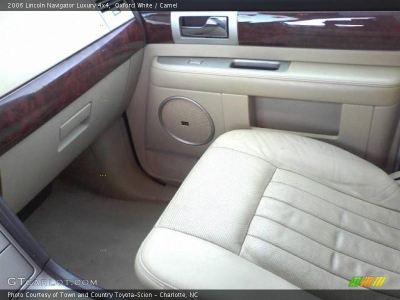  2006 Navigator Luxury 4x4 Camel Interior