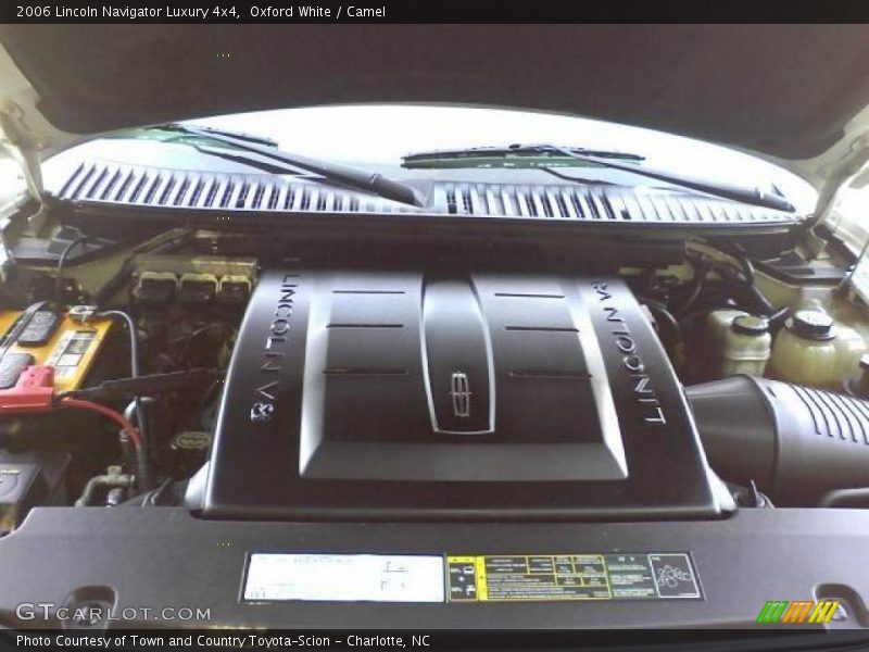  2006 Navigator Luxury 4x4 Engine - 5.4 Liter SOHC 24-Valve VVT V8