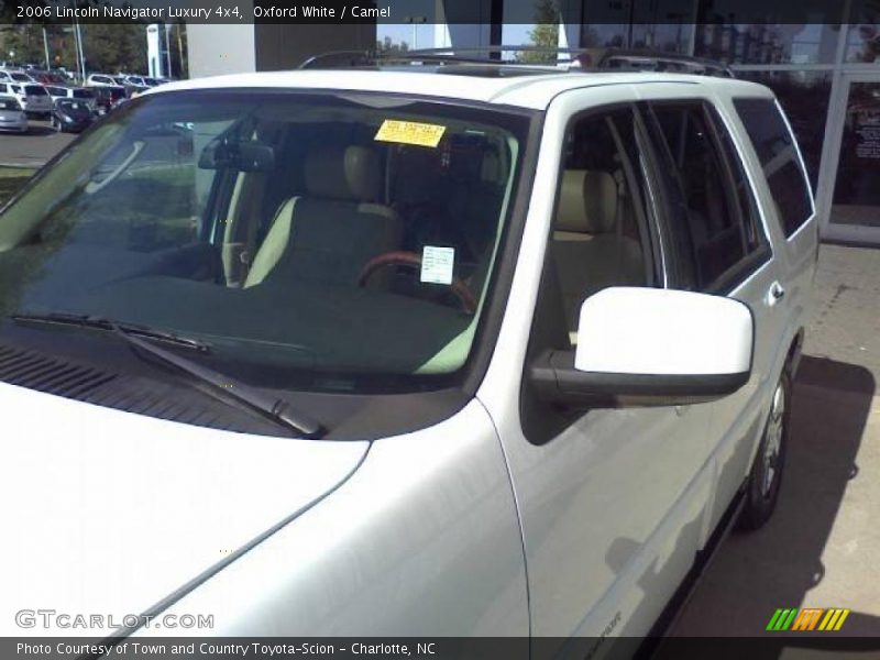 Oxford White / Camel 2006 Lincoln Navigator Luxury 4x4