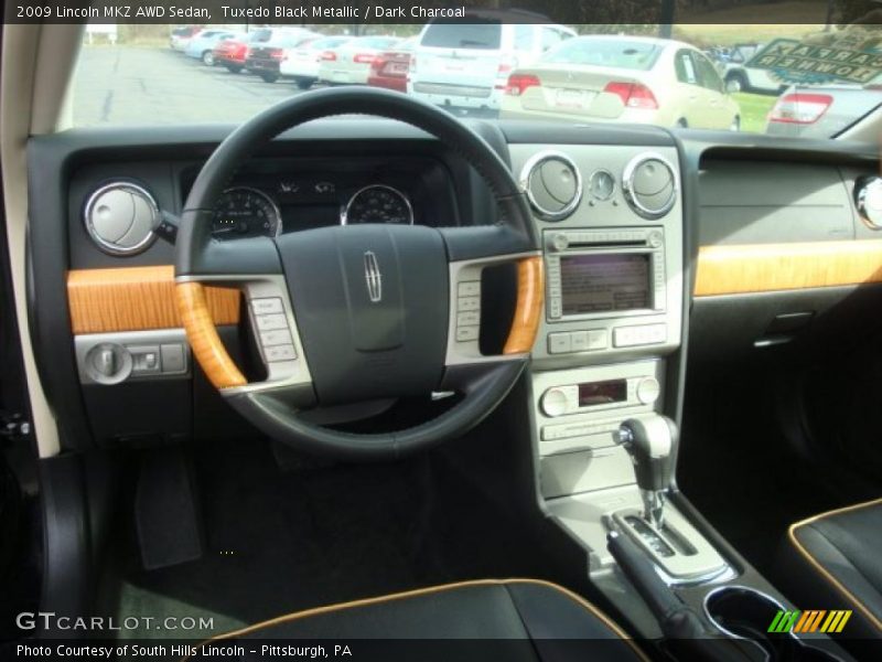 Dashboard of 2009 MKZ AWD Sedan