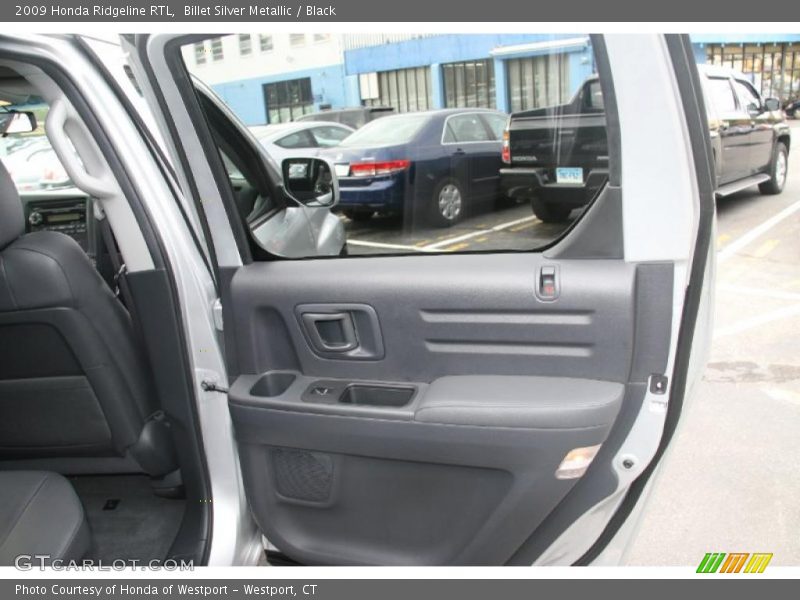 Door Panel of 2009 Ridgeline RTL