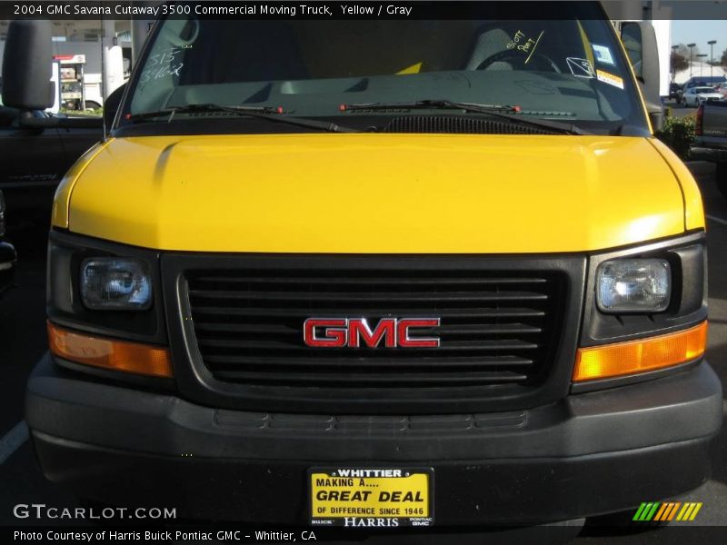 Yellow / Gray 2004 GMC Savana Cutaway 3500 Commercial Moving Truck