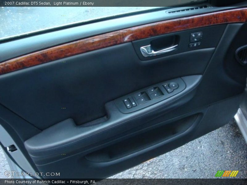 Door Panel of 2007 DTS Sedan