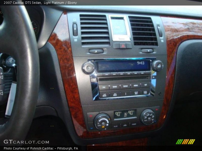 Controls of 2007 DTS Sedan