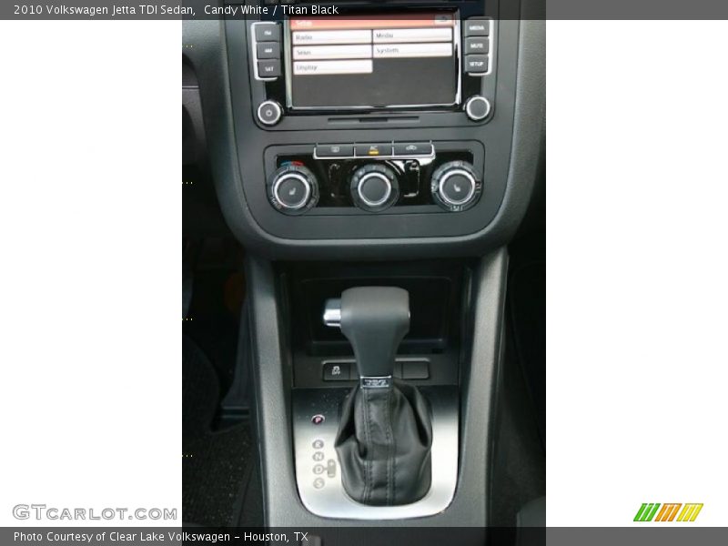 Candy White / Titan Black 2010 Volkswagen Jetta TDI Sedan