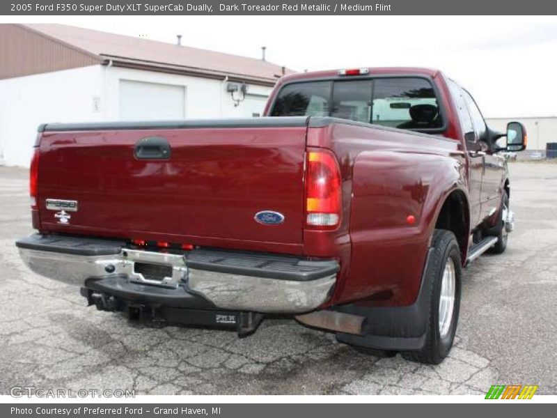 Dark Toreador Red Metallic / Medium Flint 2005 Ford F350 Super Duty XLT SuperCab Dually