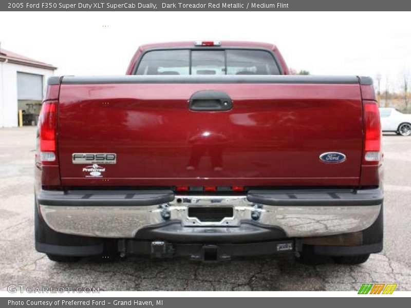 Dark Toreador Red Metallic / Medium Flint 2005 Ford F350 Super Duty XLT SuperCab Dually