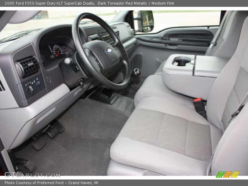  2005 F350 Super Duty XLT SuperCab Dually Medium Flint Interior