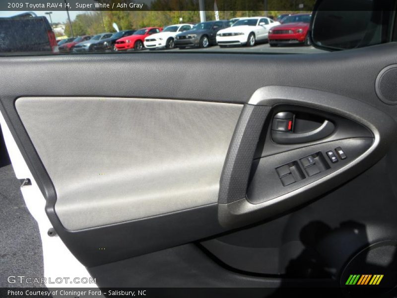 Super White / Ash Gray 2009 Toyota RAV4 I4