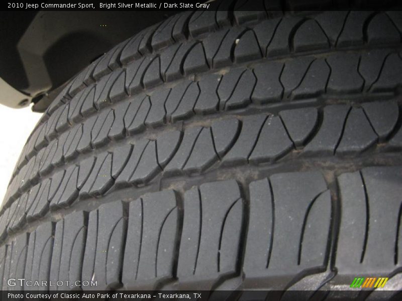 Bright Silver Metallic / Dark Slate Gray 2010 Jeep Commander Sport