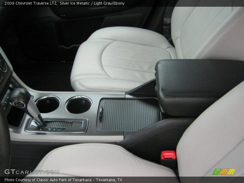  2009 Traverse LTZ Light Gray/Ebony Interior