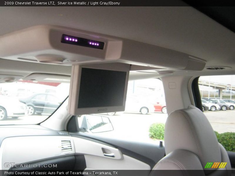 Controls of 2009 Traverse LTZ