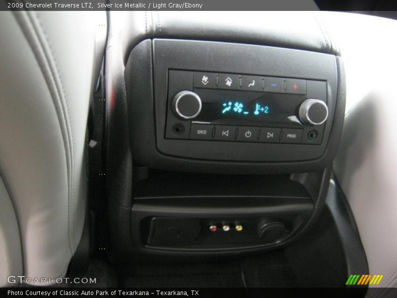 Controls of 2009 Traverse LTZ