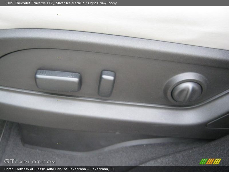 Controls of 2009 Traverse LTZ