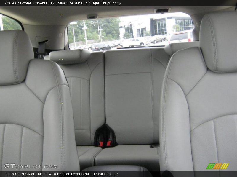  2009 Traverse LTZ Light Gray/Ebony Interior