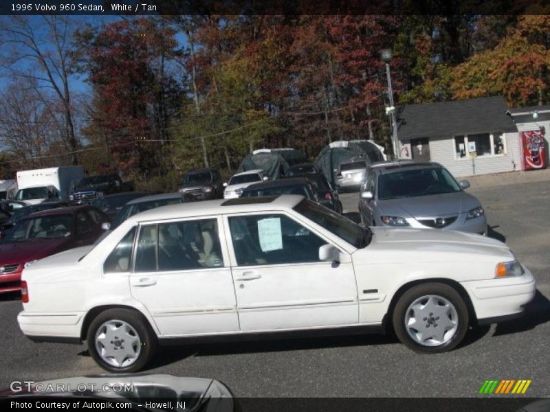 White / Tan 1996 Volvo 960 Sedan