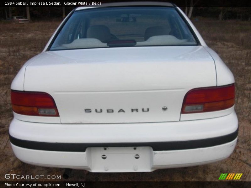 Glacier White / Beige 1994 Subaru Impreza L Sedan
