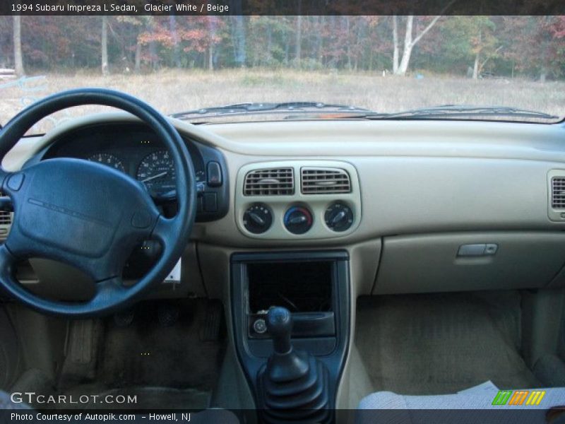 Glacier White / Beige 1994 Subaru Impreza L Sedan