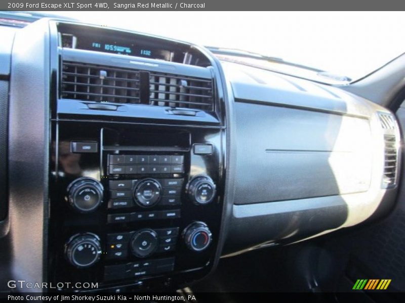 Controls of 2009 Escape XLT Sport 4WD