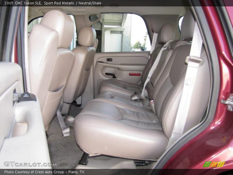  2005 Yukon SLE Neutral/Shale Interior