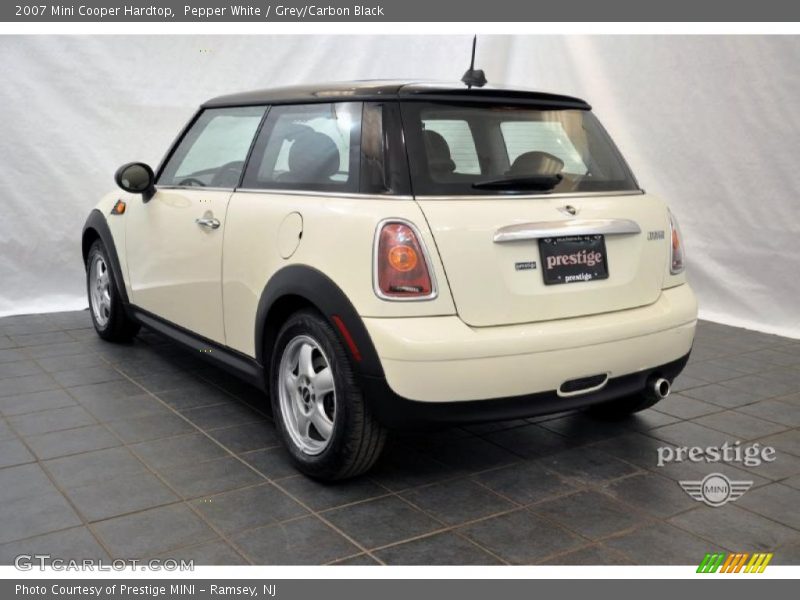 Pepper White / Grey/Carbon Black 2007 Mini Cooper Hardtop