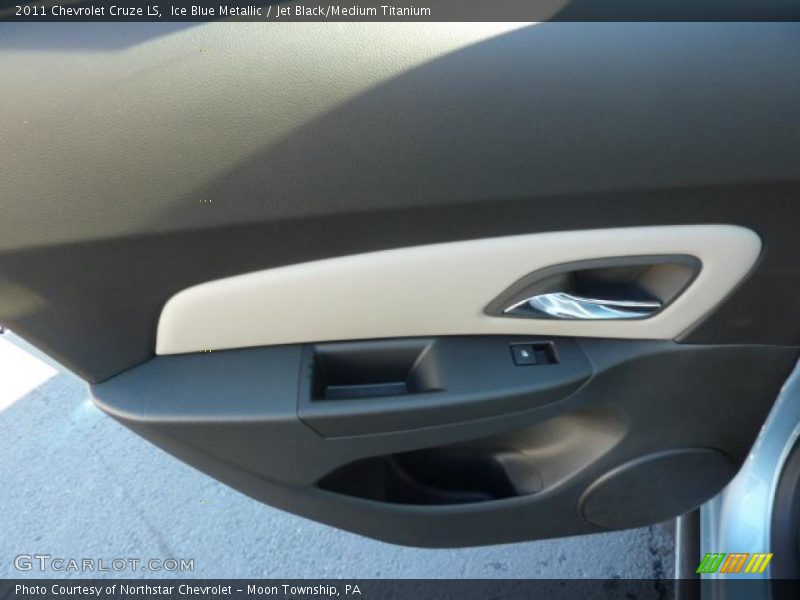 Door Panel of 2011 Cruze LS