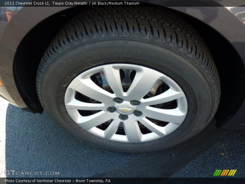  2011 Cruze LS Wheel