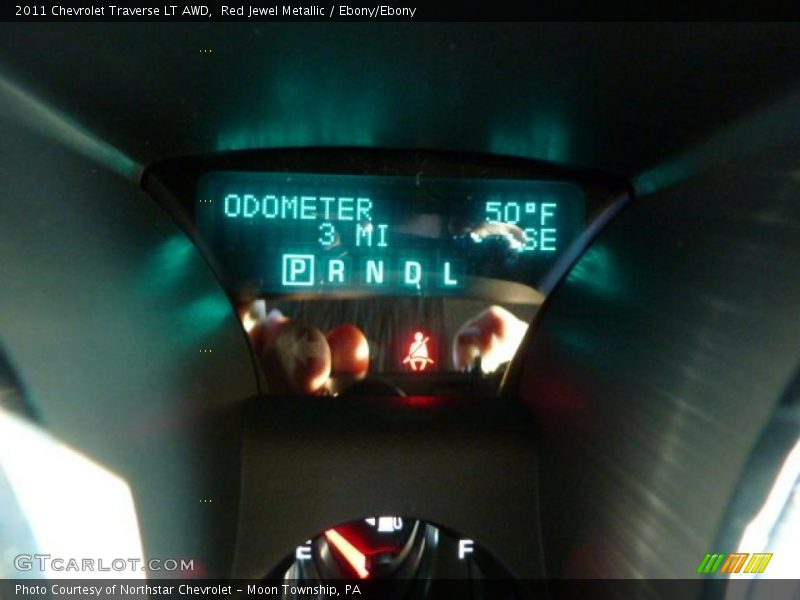Red Jewel Metallic / Ebony/Ebony 2011 Chevrolet Traverse LT AWD