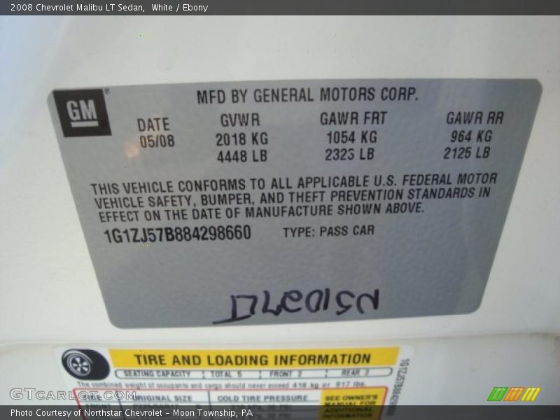 White / Ebony 2008 Chevrolet Malibu LT Sedan