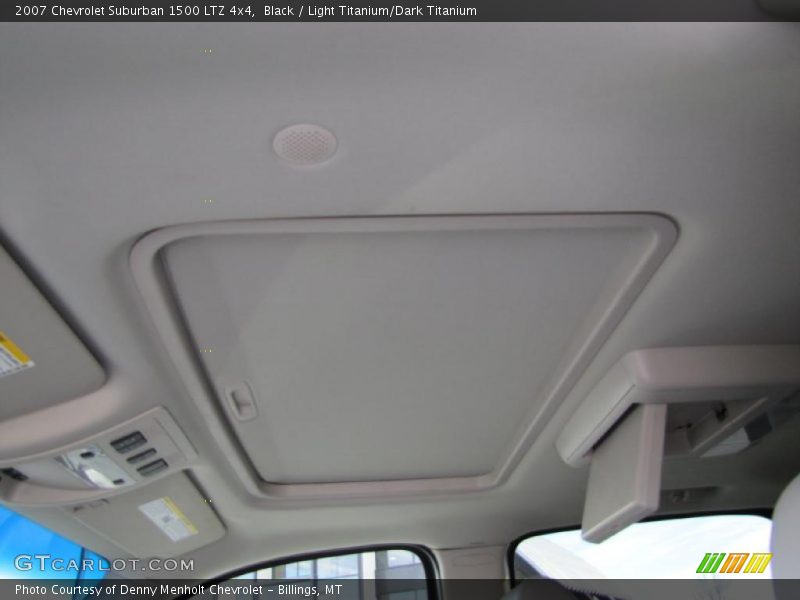 Sunroof of 2007 Suburban 1500 LTZ 4x4