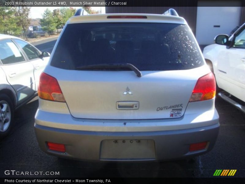Munich Silver Metallic / Charcoal 2003 Mitsubishi Outlander LS 4WD